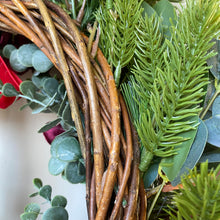 Load image into Gallery viewer, Christmas Hydrangea Wreath