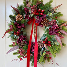 Load image into Gallery viewer, Christmas Hydrangea Wreath