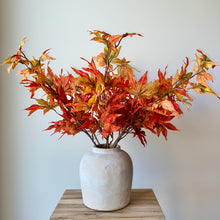 Load image into Gallery viewer, Faux Silk Maple Spray
