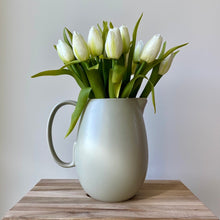 Load image into Gallery viewer, Ivory Tulip Bunch
