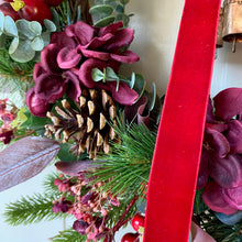 Load image into Gallery viewer, Christmas Hydrangea Wreath
