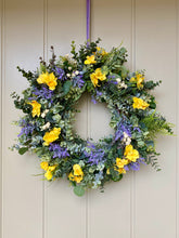 Load image into Gallery viewer, Daffodil Wreath

